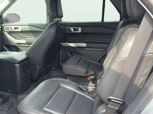 Used 2023 Ford Explorer XLT w/ Equipment Group 202A AWD/4WD image 13