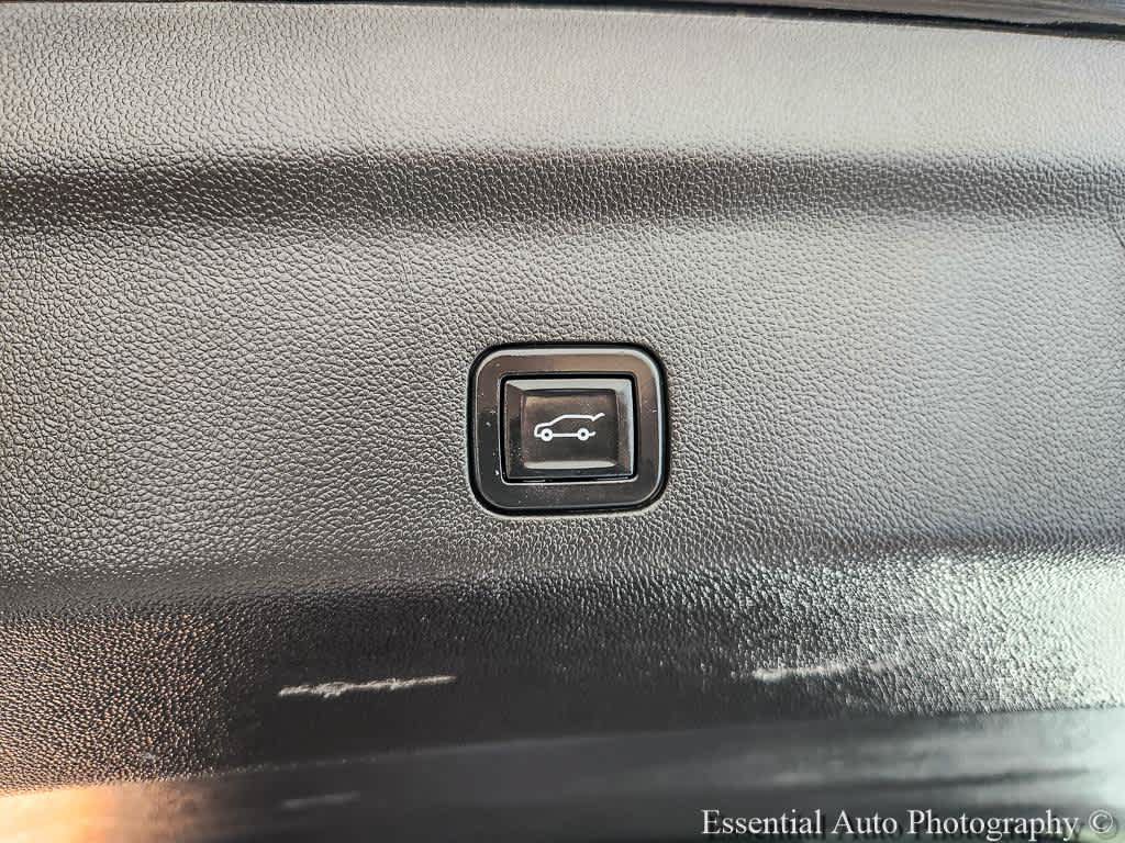 Used 2021 Cadillac Escalade Premium Luxury Platinum w/ LPO, Floor Liner Package AWD/4WD image 25