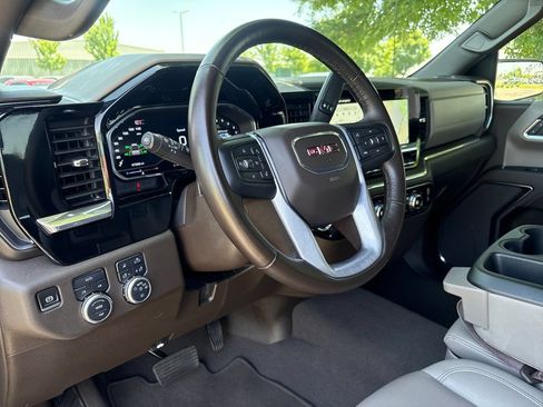 Certified 2025 GMC Sierra 1500 4x4 Crew Cab SLT image 12