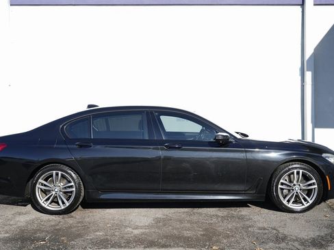 Used 2016 BMW 750i xDrive image 7