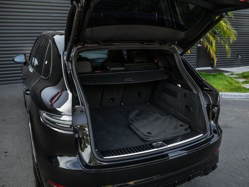 Certified 2023 Porsche Cayenne GTS image 23