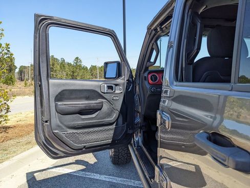 Used 2021 Jeep Gladiator Rubicon w/ LED Lighting Group image 44