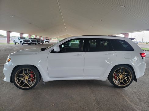 Used 2017 Jeep Grand Cherokee SRT AWD/4WD image 2