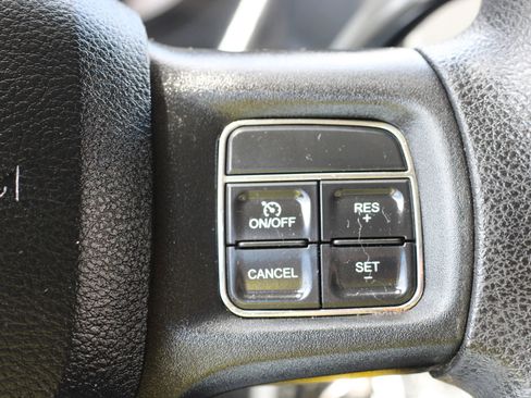 Used 2015 RAM 2500 Tradesman w/ Chrome Appearance Group AWD/4WD image 17