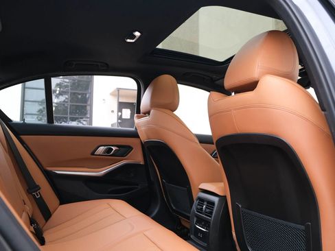 Used 2022 BMW 330i xDrive 330i xDrive Sedan 4D w/ Driving Assistance Package image 29