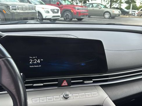 Used 2023 Hyundai Elantra Limited FWD image 19