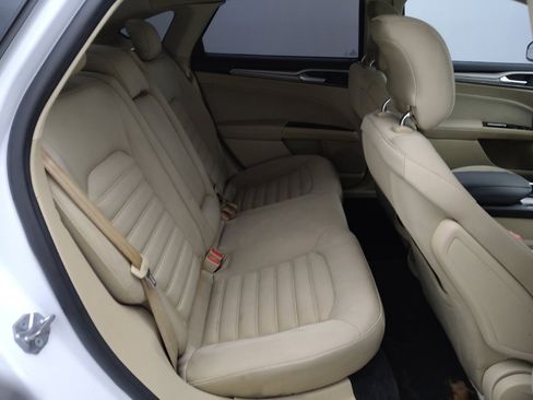 Used 2014 Ford Fusion SE image 19