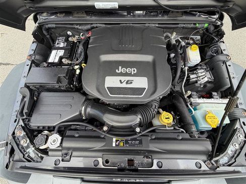 Used 2017 Jeep Wrangler Unlimited Sport w/ Quick Order Package 24S AWD/4WD image 37