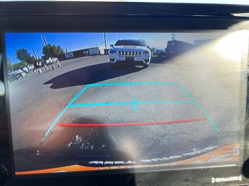 Used 2021 Toyota Corolla LE image 21