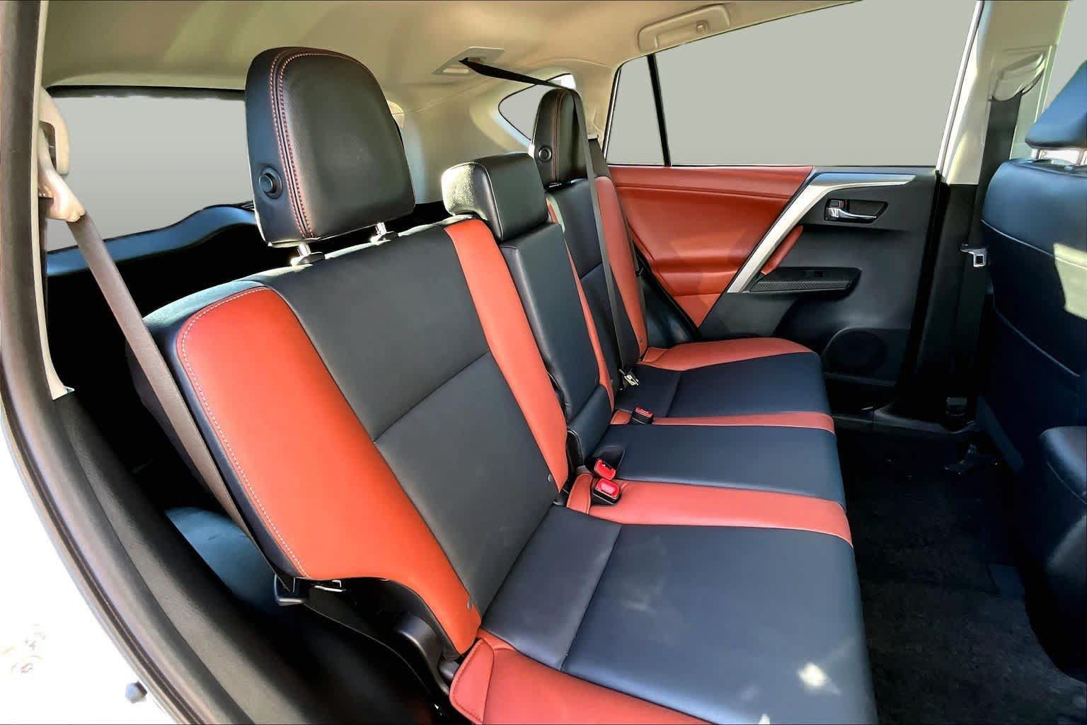 Used 2013 Toyota RAV4 Limited AWD/4WD image 19