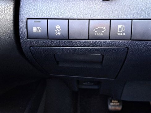 Used 2022 Toyota Camry SE image 27