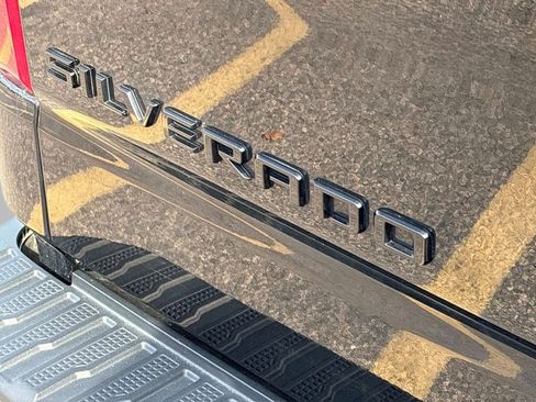 Used 2021 Chevrolet Silverado 1500 LT AWD/4WD image 12