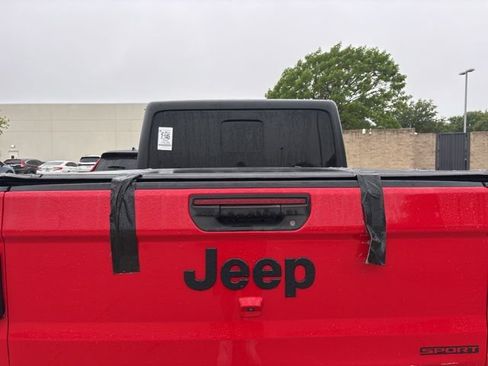 Used 2020 Jeep Gladiator Sport w/ Quick Order Package 24S AWD/4WD image 5