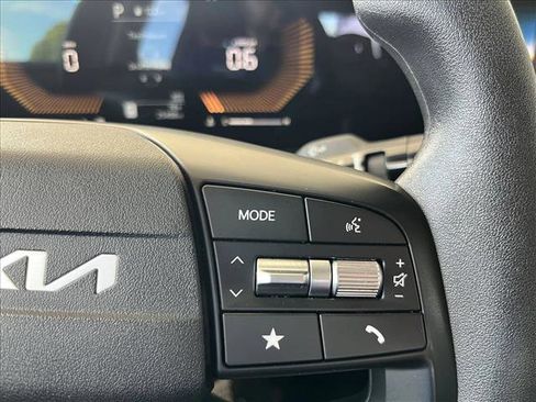 Used 2025 Kia K4 FWD image 18