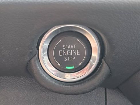 Used 2025 Chevrolet Suburban Z71 AWD/4WD image 20