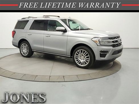 Used 2024 Ford Expedition Limited image 1