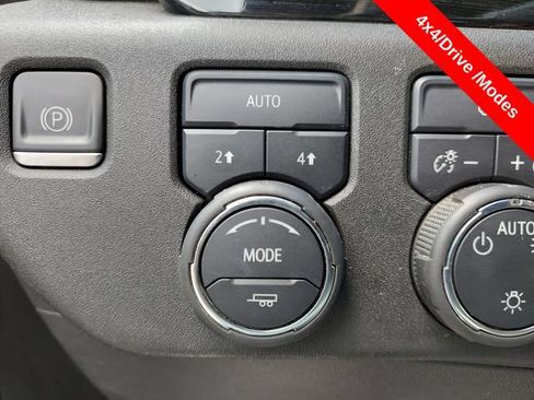 Used 2023 Chevrolet Silverado 1500 LT AWD/4WD image 14