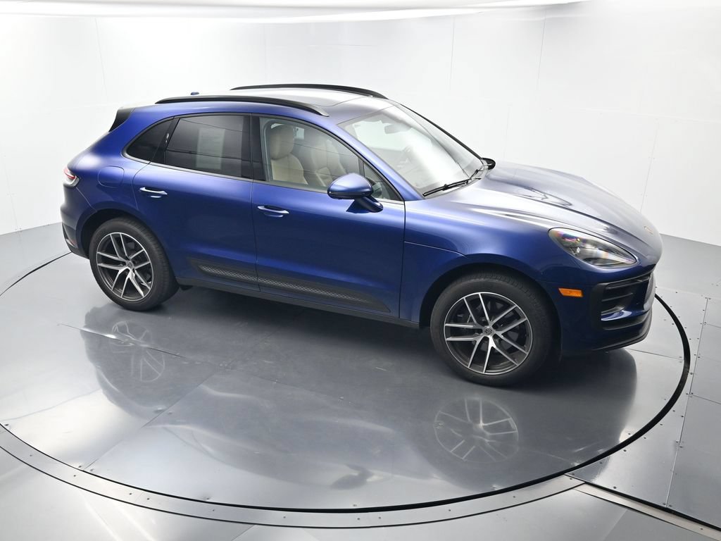 Certified 2025 Porsche Macan AWD/4WD image 40