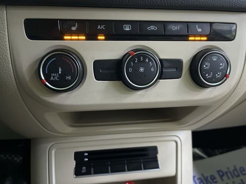 Used 2014 Volkswagen Tiguan SE image 24