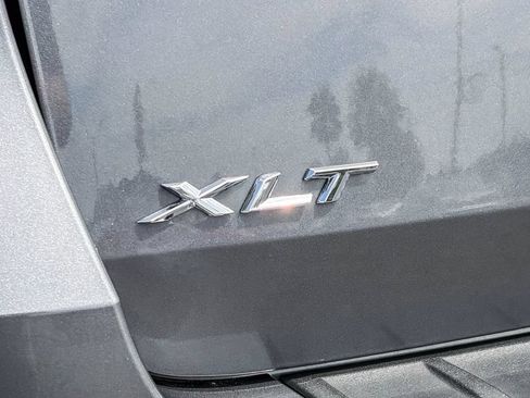 Used 2022 Ford Explorer XLT w/ Equipment Group 202A AWD/4WD image 10