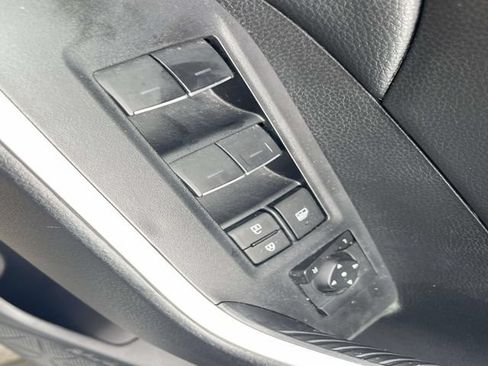 Used 2025 Toyota RAV4 XLE AWD/4WD image 12