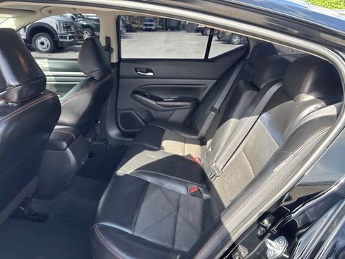 Used 2024 Nissan Altima 2.5 SR FWD image 10