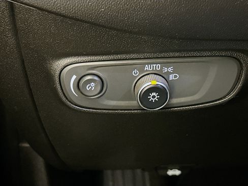 Used 2020 Chevrolet Equinox LT AWD/4WD image 17