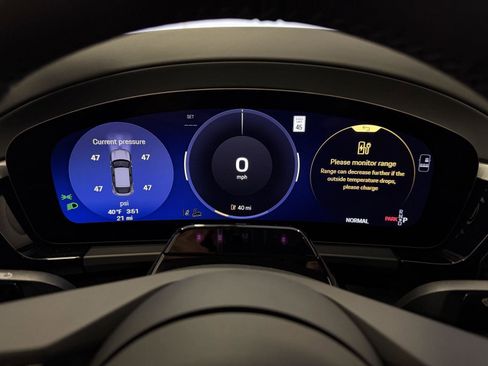 New 2026 Porsche Macan 4S Electric image 21