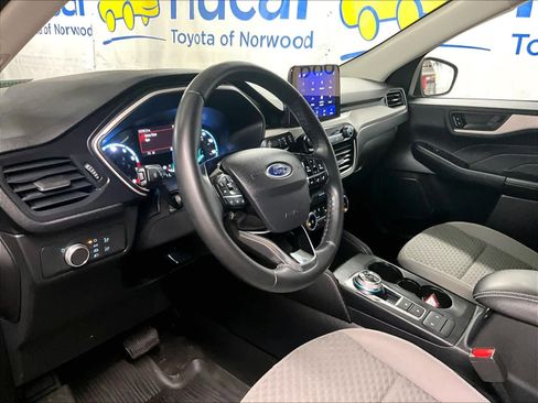 Used 2022 Ford Escape SE w/ Cold Weather Package image 8