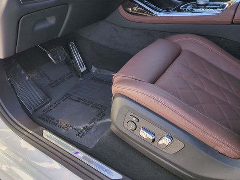Certified 2026 BMW X7 xDrive40i w/ M Sport Package image 16