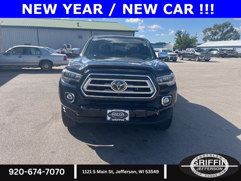 Used 2020 Toyota Tacoma Limited image 6