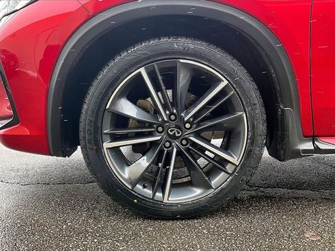 Certified 2023 INFINITI QX55 Essential image 10