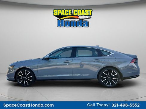 Used 2025 Honda Accord Touring image 6