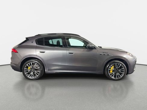 Used 2023 Maserati Grecale Modena AWD/4WD image 2