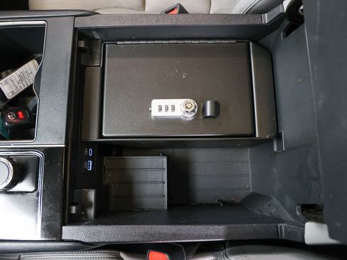 Used 2023 Toyota Tundra Limited RWD image 31