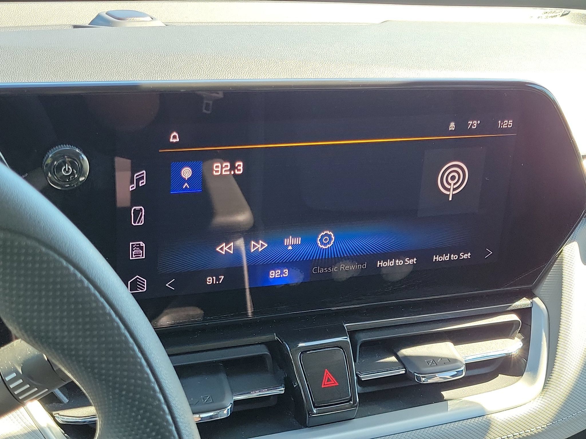 Used 2025 Chevrolet TrailBlazer LT AWD/4WD image 16