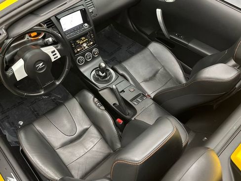 Used 2005 Nissan 350Z Touring RWD image 21