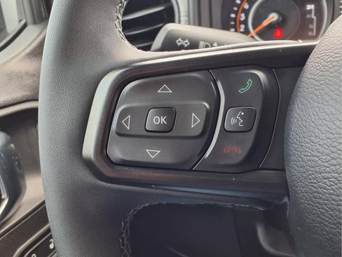 Used 2025 Jeep Wrangler Sport AWD/4WD image 13