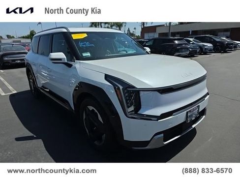 Certified 2024 Kia EV9 Land AWD/4WD image 1