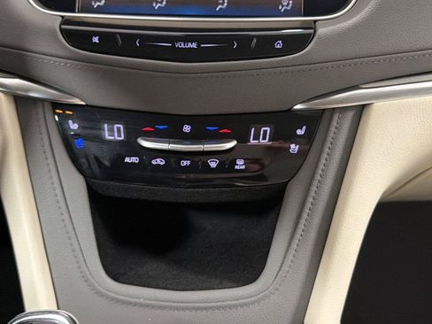 Used 2017 Cadillac XT5 Premium Luxury FWD image 18