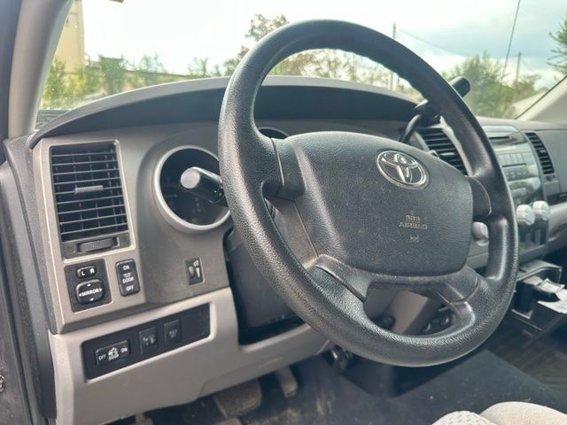 Used 2013 Toyota Tundra 4x4 Double Cab w/ Tow Pkg image 6