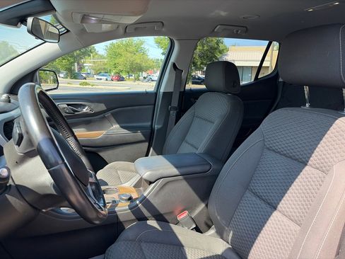 Used 2018 GMC Acadia SLE w/ LPO, Floor Liner Package FWD image 17