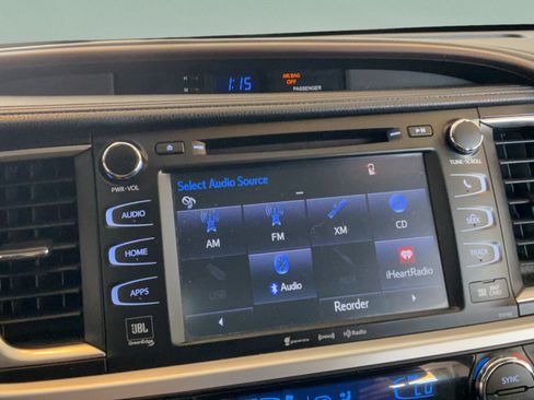 Used 2016 Toyota Highlander Limited FWD image 14
