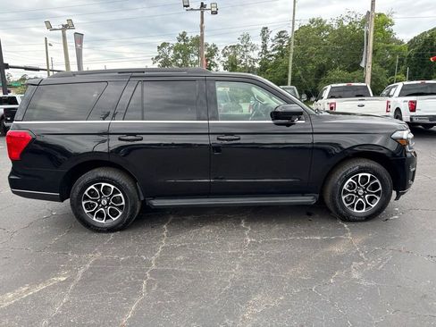 Used 2024 Ford Expedition XLT RWD image 5