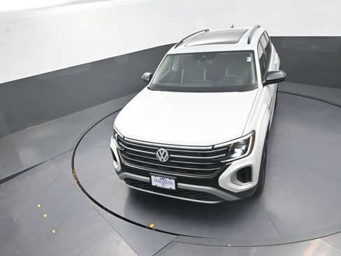 New 2026 Volkswagen Atlas Peak Edition AWD/4WD image 16