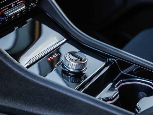 Used 2023 Jeep Grand Cherokee L Laredo image 21