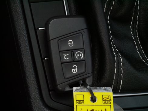 Certified 2023 Volkswagen Jetta SE FWD image 31