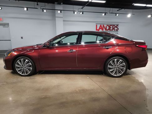 Used 2023 Nissan Altima 2.5 SL image 4