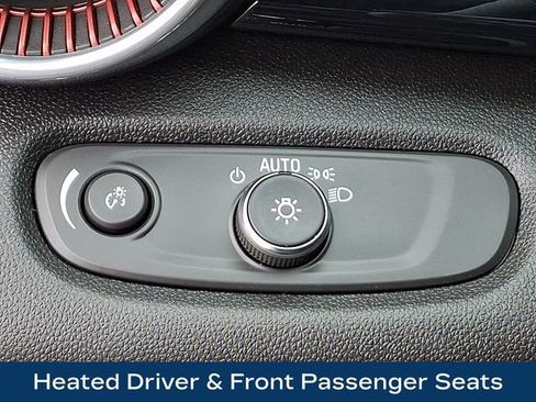 Used 2024 Chevrolet Trax RS w/ Sunroof Package image 28