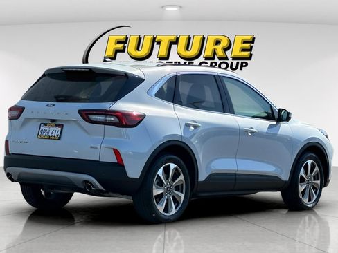 Certified 2025 Ford Escape Platinum w/ Premium Technology Package FWD image 3
